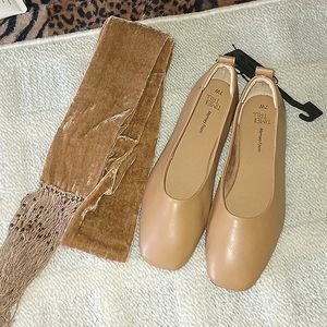 Womens Time and Tru flats NWOT